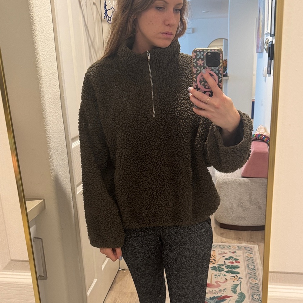 Women's H&M Dark Green Sherpa pullover size Large